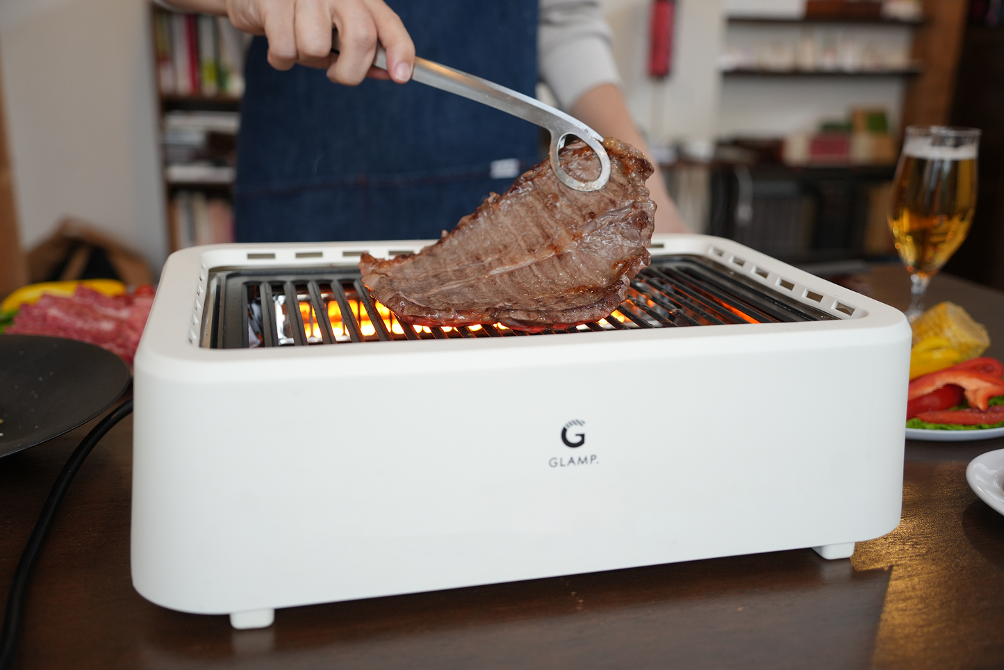 GLAMP. ULTRA-LOW SMOKE GRILL
