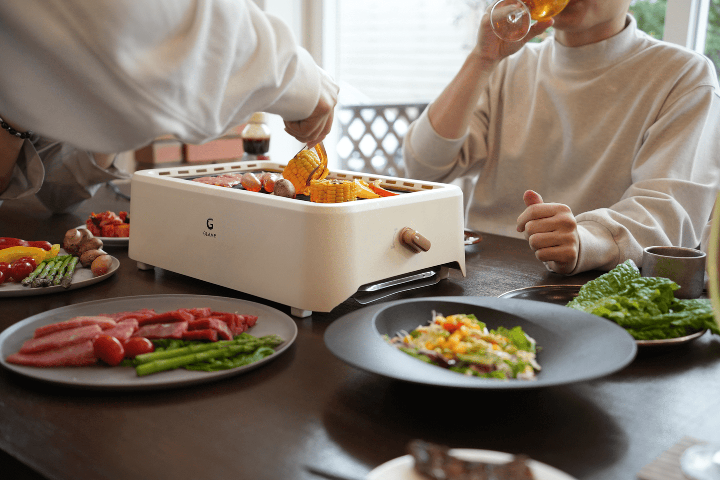 GLAMP. ULTRA-LOW SMOKE GRILL