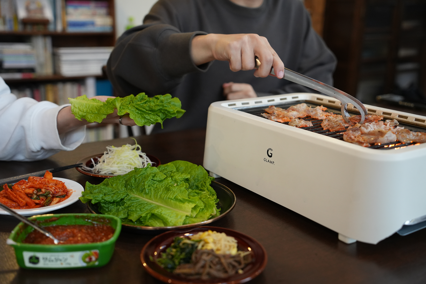 GLAMP. ULTRA-LOW SMOKE GRILL