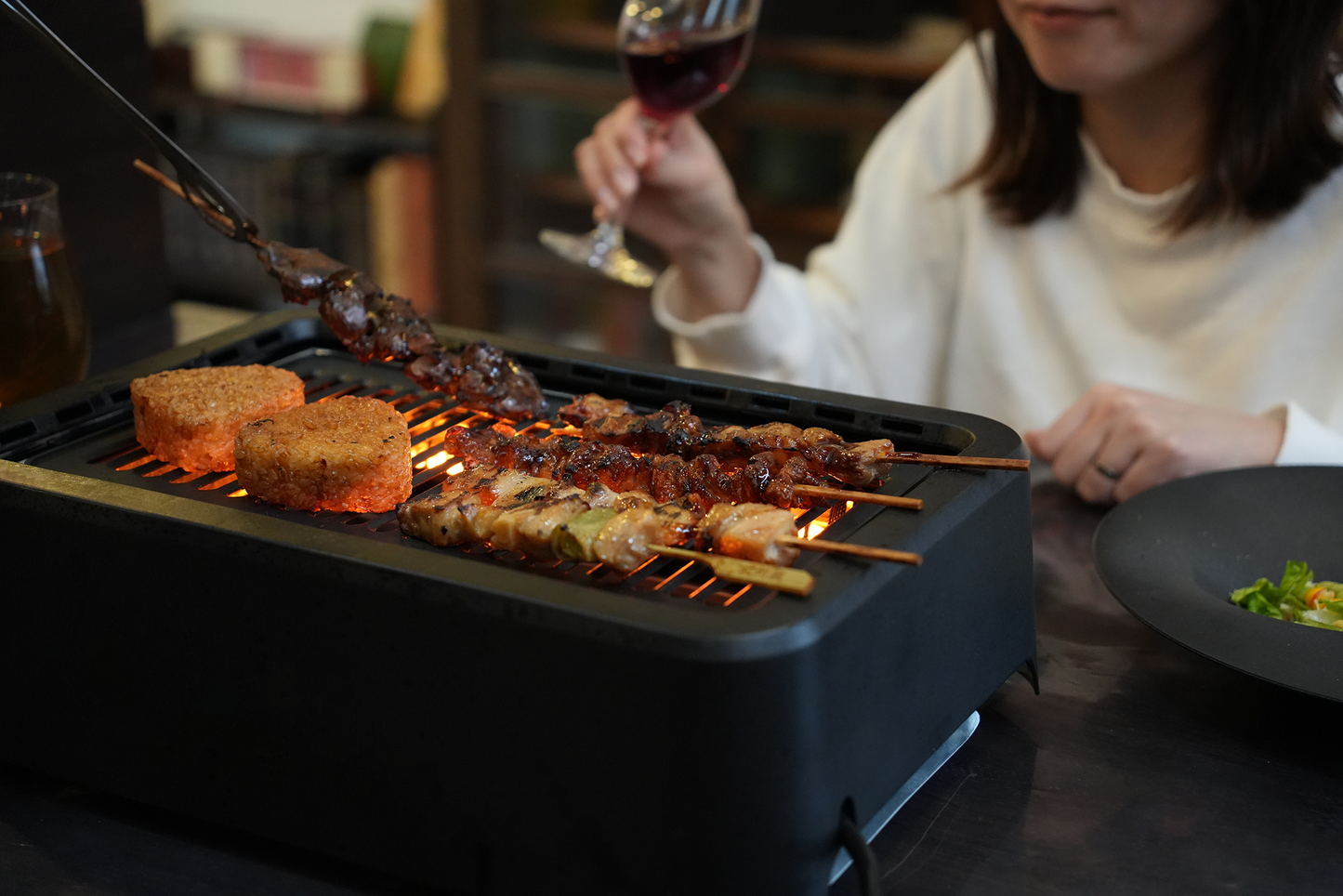 GLAMP. ULTRA-LOW SMOKE GRILL